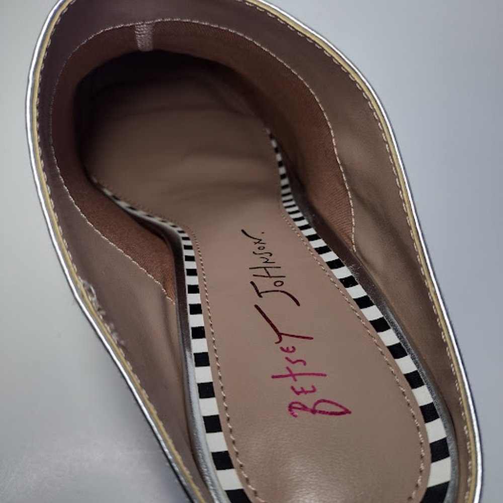 NEW BETSEY JOHNSON White Silver Unique Western Mule Bootie Boots - Picture 8 of 9